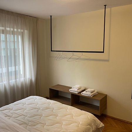 Cozy Apartment, In The Center Of Tirana Buitenkant foto