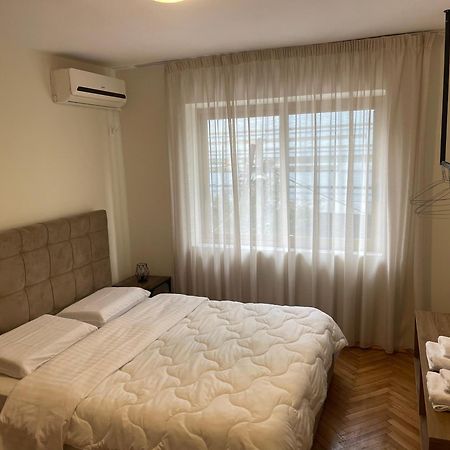 Cozy Apartment, In The Center Of Tirana Buitenkant foto