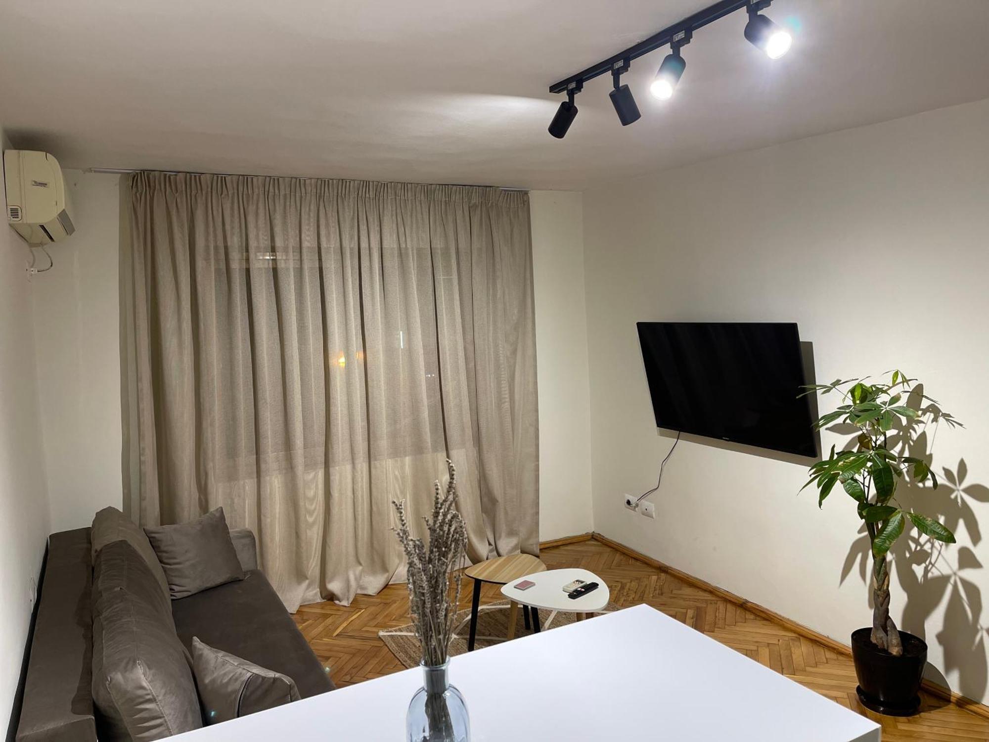 Cozy Apartment, In The Center Of Tirana Buitenkant foto